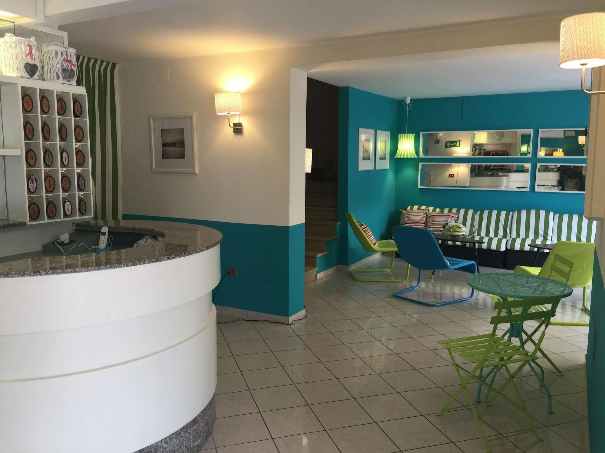 Hotel Gialpina Viserba Di Rimini Exteriör bild